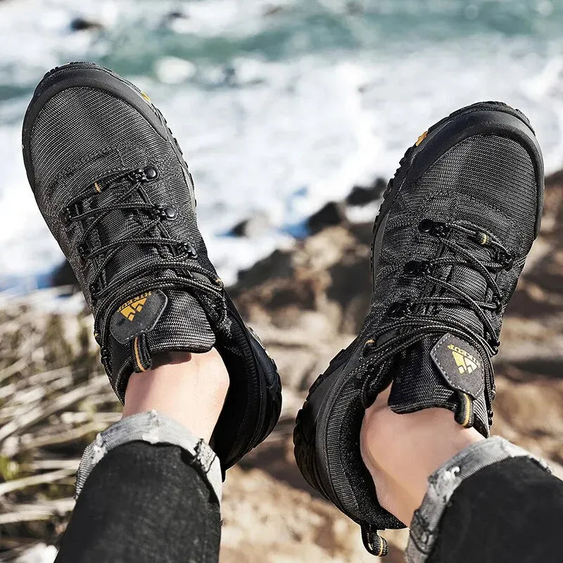 Four-Season Men's Hiking Shoes